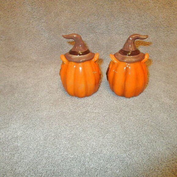 Witch OWLS Whimsical SALT & PEPPER Shakers STONEWARE Cracker Barrel VTG 2 Piece - Picture 7 of 12